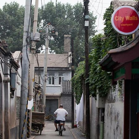 Sitting On The City Walls Courtyard House Hostel Beijing Bagian luar foto