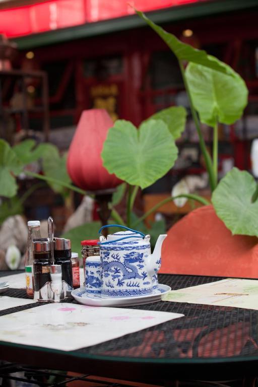 Sitting On The City Walls Courtyard House Hostel Beijing Bagian luar foto